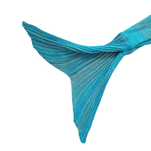 Mermaid tail blanket - Picture 3 of 5